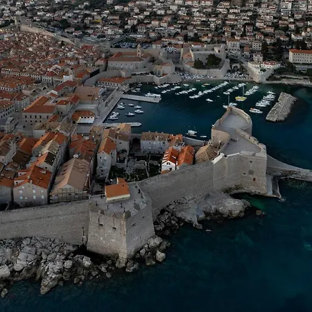 Stayeva 11 Πανσιόν 4*