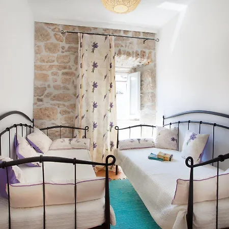 Stayeva 11 Πανσιόν 4*