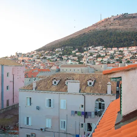 Stayeva 11 4* دوبروفينك