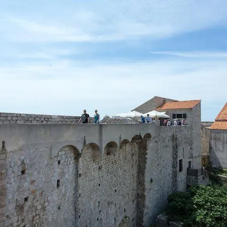 Stayeva 11 بيت ضيافة دوبروفينك